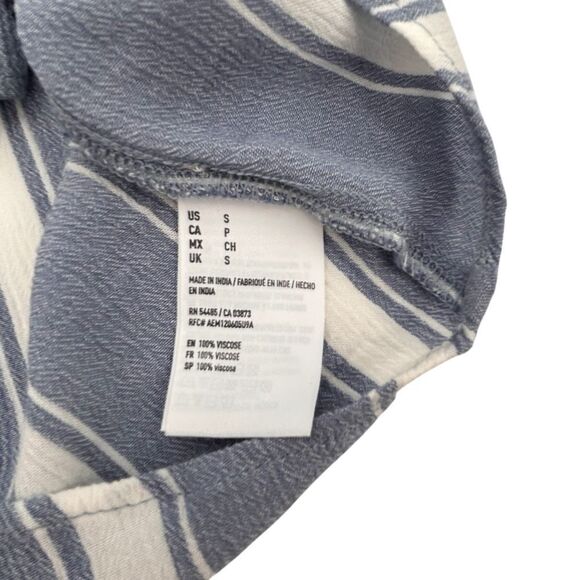 American Eagle blue and white stripe cropped  ruffled bell sleeve size small - Picture 4 of 5